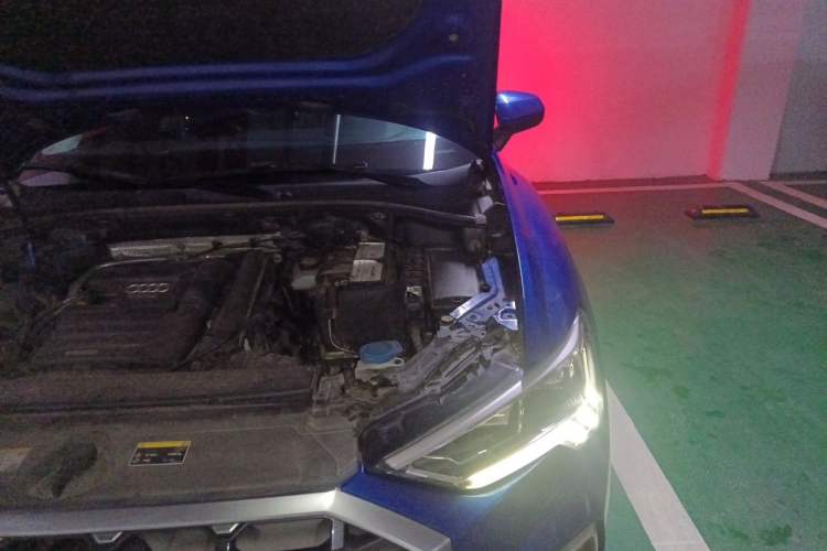 Used Audi Q3 2019 35 TFSI Advanced Dynamic Edition Engine Bay Left
