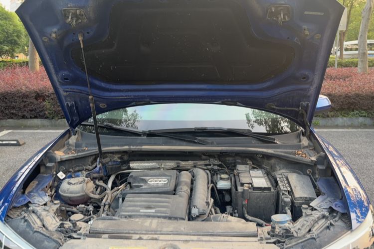 Used Audi Q3 2019 35 TFSI Fashion Dynamic Model Engine Bay