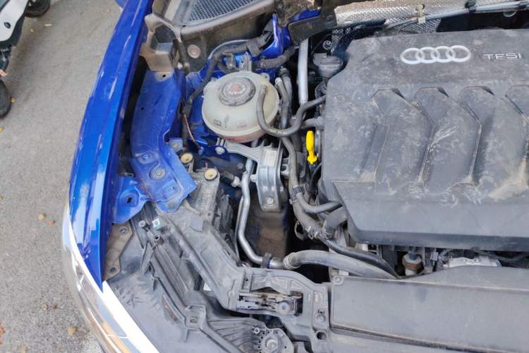 Used Audi Q3 2019 40 TFSI quattro Fashion Dynamic Model Engine Bay Right