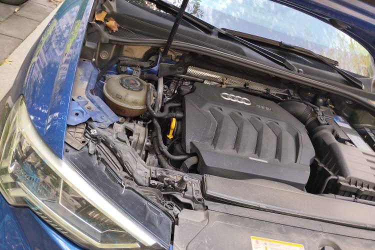 Used Audi Q3 2019 40 TFSI quattro Fashion Dynamic Model Engine Bay Right