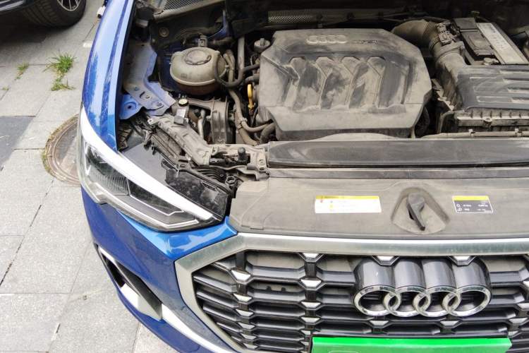 Used Audi Q3 2019 40 TFSI Fashion Dynamic Model Engine Bay Right
