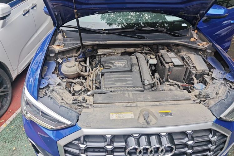 Used Audi Q3 2019 35 TFSI Fashion Dynamic Model Engine Bay Right