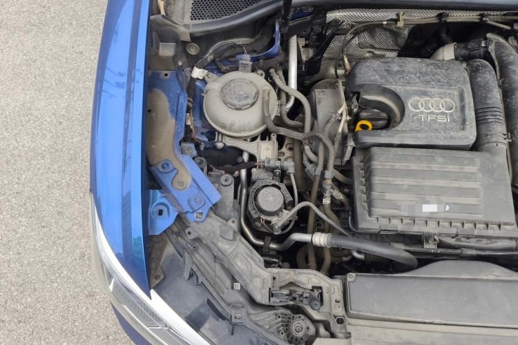 Used Audi Q3 2019 35 TFSI Fashion Dynamic Model Engine Bay Right