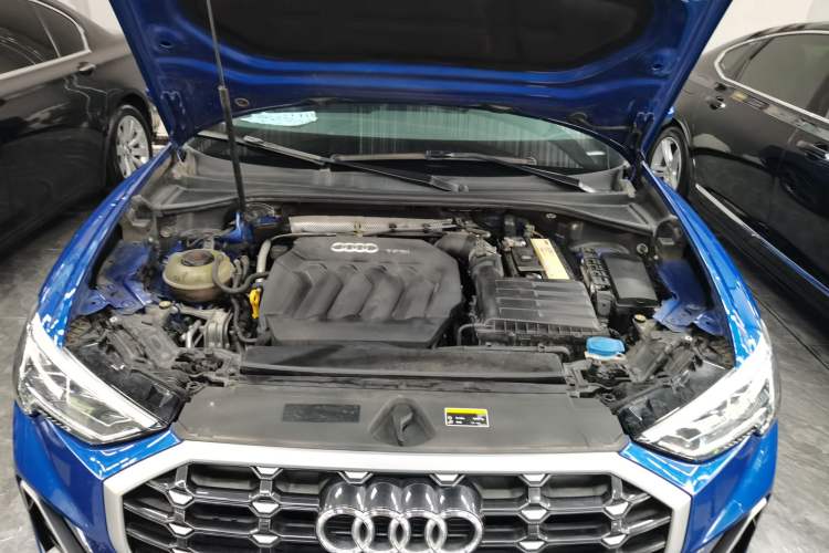 Used Audi Q3 2019 40 TFSI Fashion Dynamic Model Engine Bay