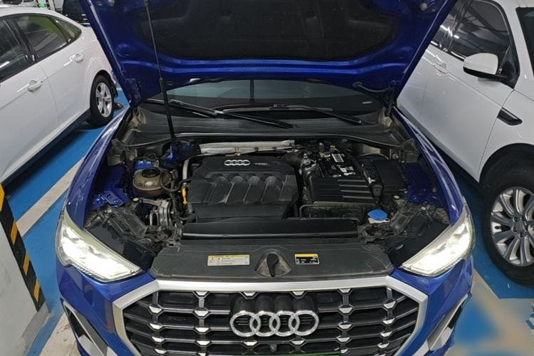 Used Audi Q3 2019 40 TFSI Fashion Dynamic Model Engine Bay