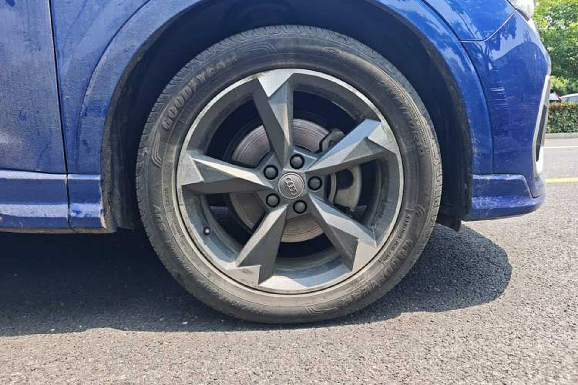 Used Audi Q3 2019 40 TFSI quattro Fashion Dynamic Model Exterior 5