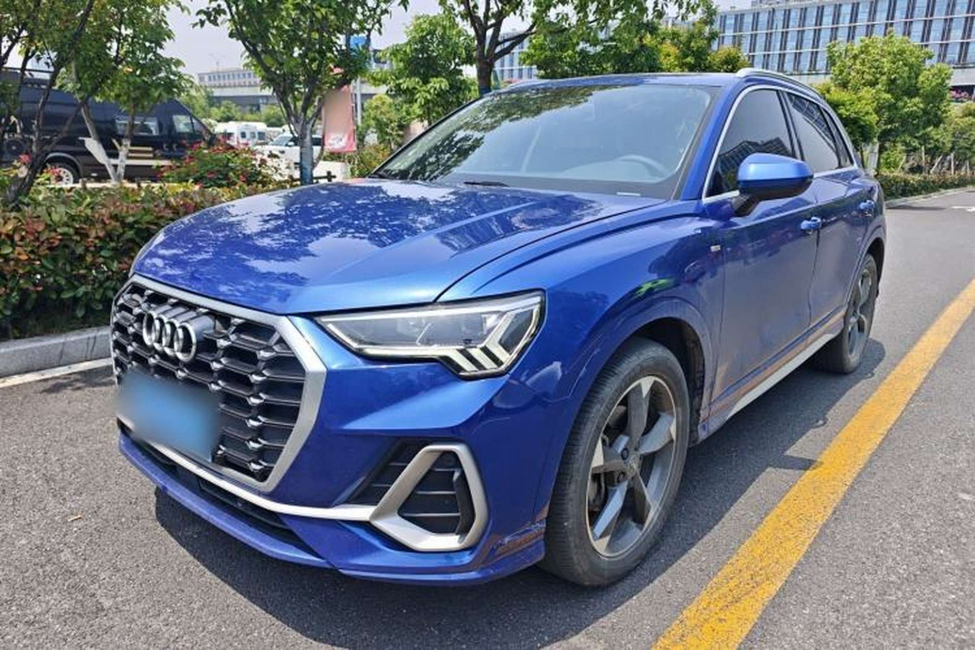 Used Audi Q3 2019 40 TFSI quattro Fashion Dynamic Model Front Left 45 Deg