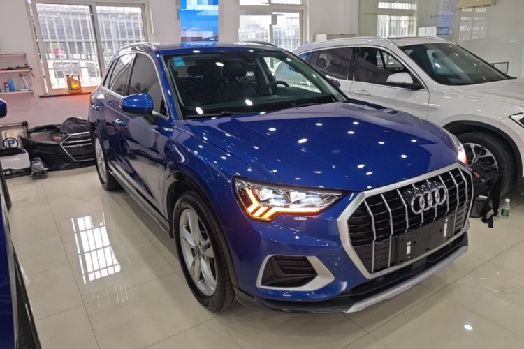 Used Audi Q3 2019 40 TFSI Fashionable and Elegant Model Front Right 45 Deg