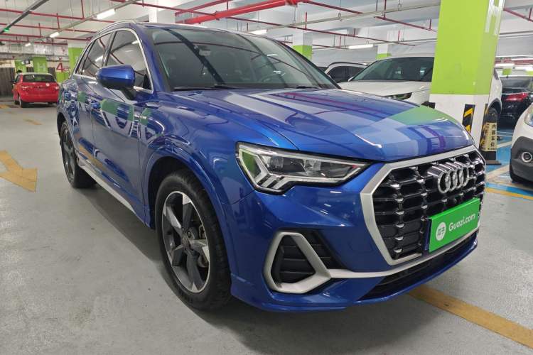 Used Audi Q3 2019 40 TFSI Fashion Dynamic Model Front Right 45 Deg