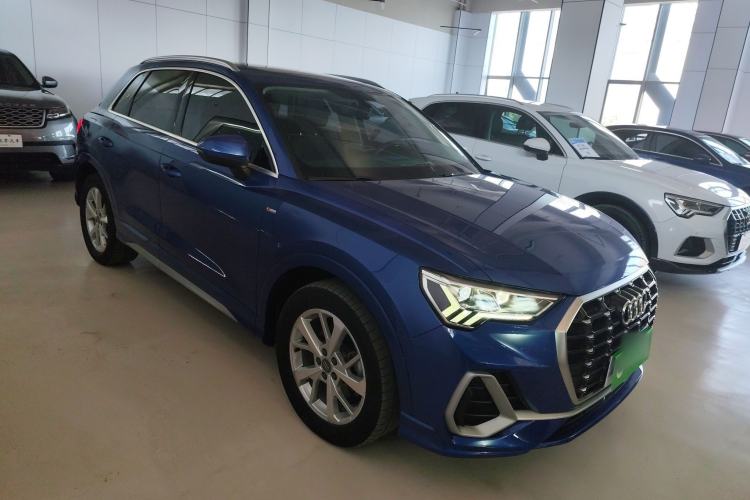Used Audi Q3 2019 35 TFSI Advanced Dynamic Edition Front Right 45 Deg