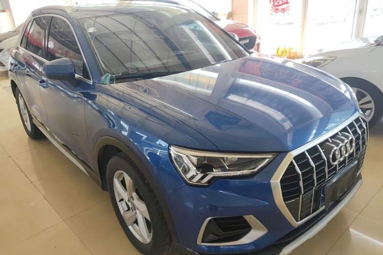Used Audi Q3 2019 35 TFSI Advanced Style Edition Front Right 45 Deg