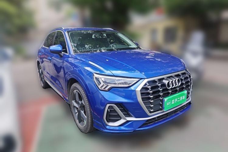Used Audi Q3 2019 35 TFSI Fashion Dynamic Model Front Right 45 Deg