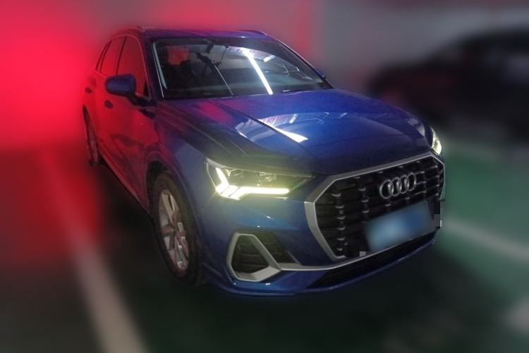 Used Audi Q3 2019 35 TFSI Advanced Dynamic Edition Front Right 45 Deg