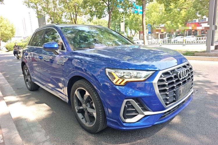Used Audi Q3 2019 35 TFSI Fashion Dynamic Model Front Right 45 Deg