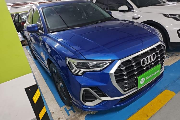 Used Audi Q3 2019 40 TFSI Fashion Dynamic Model Front Right 45 Deg