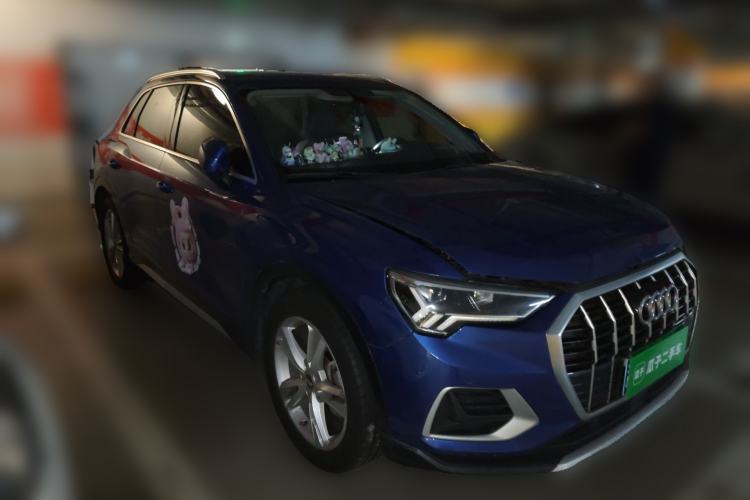 Used Audi Q3 2019 40 TFSI Fashionable and Elegant Model Front Right 45 Deg