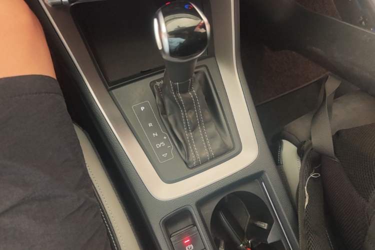 Used Audi Q3 2019 35 TFSI Advanced Dynamic Edition Gear Lever