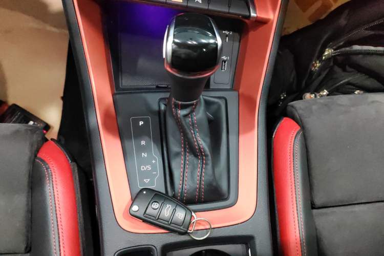 Used Audi Q3 2019 40 TFSI Fashion Dynamic Model Gear Lever