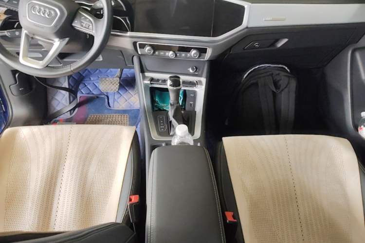Used Audi Q3 2019 35 TFSI Advanced Style Edition Gear Lever