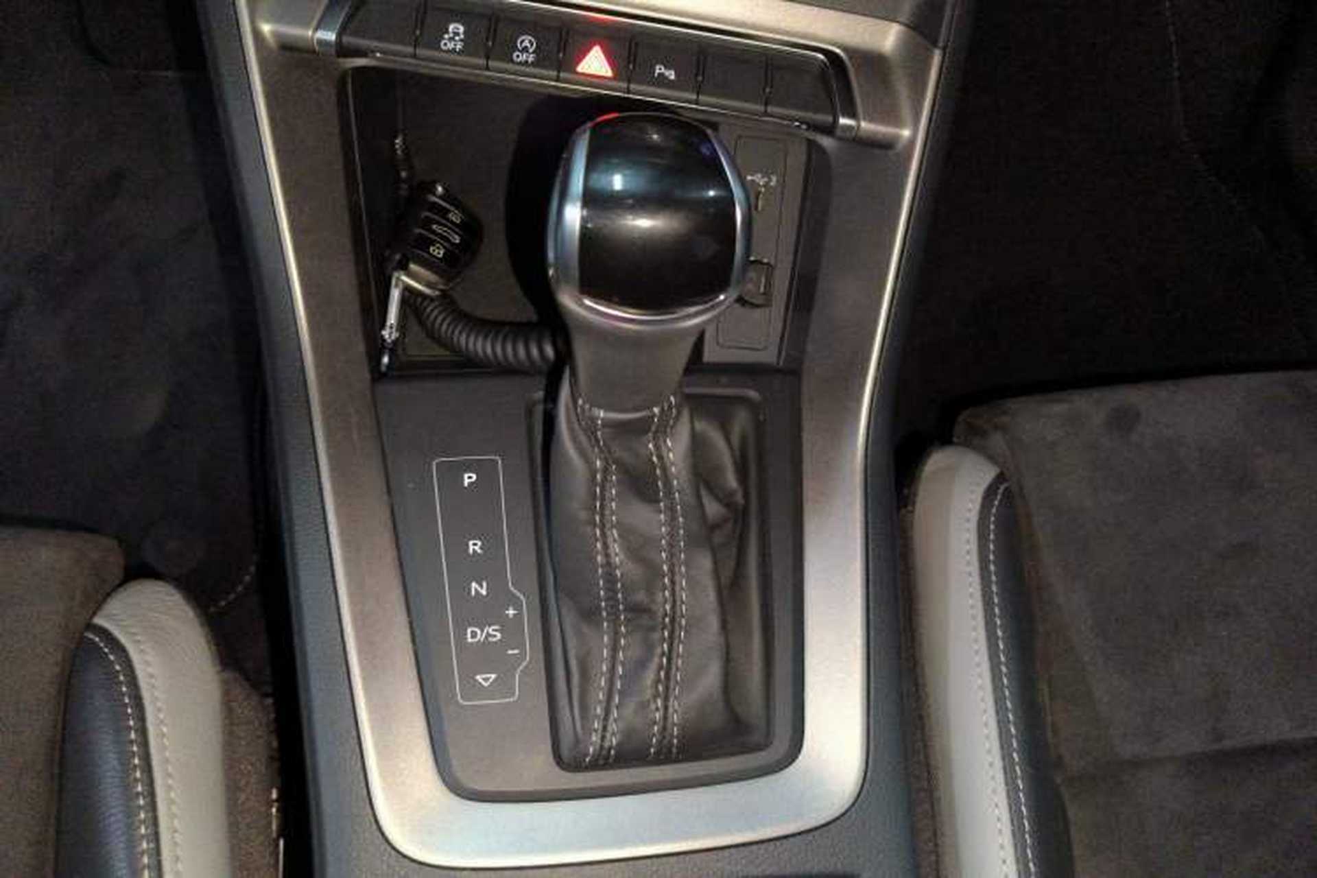 Used Audi Q3 2019 35 TFSI Fashion Dynamic Model Gear Lever
