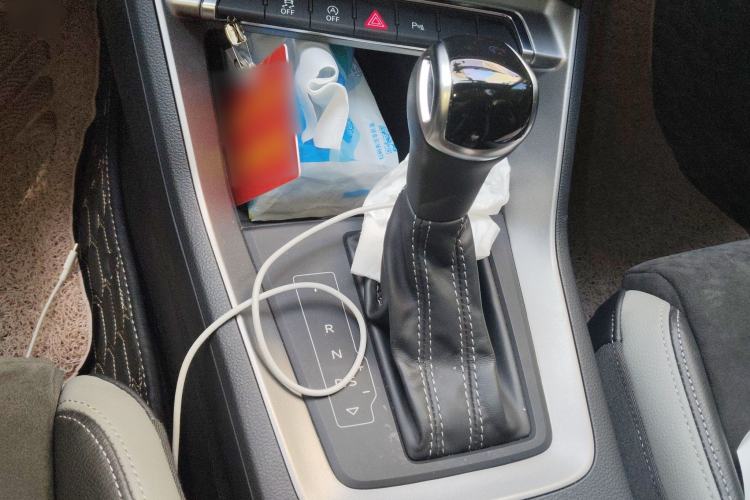 Used Audi Q3 2019 35 TFSI Advanced Dynamic Edition Gear Lever