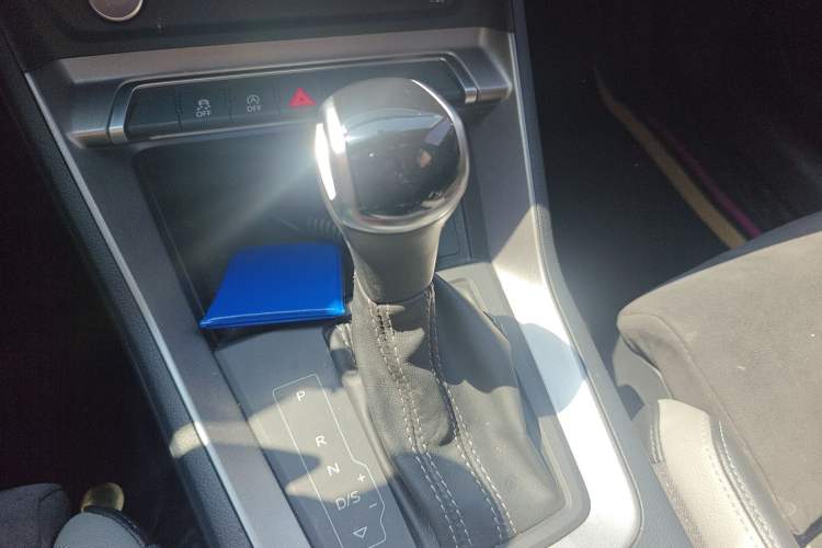 Used Audi Q3 2019 35 TFSI Fashion Dynamic Model Gear Lever