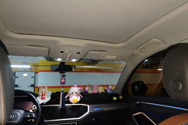 Used Audi Q3 2019 40 TFSI Fashionable and Elegant Model Headliner