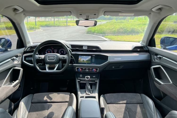 Used Audi Q3 2019 40 TFSI Fashion Dynamic Model Interior 1