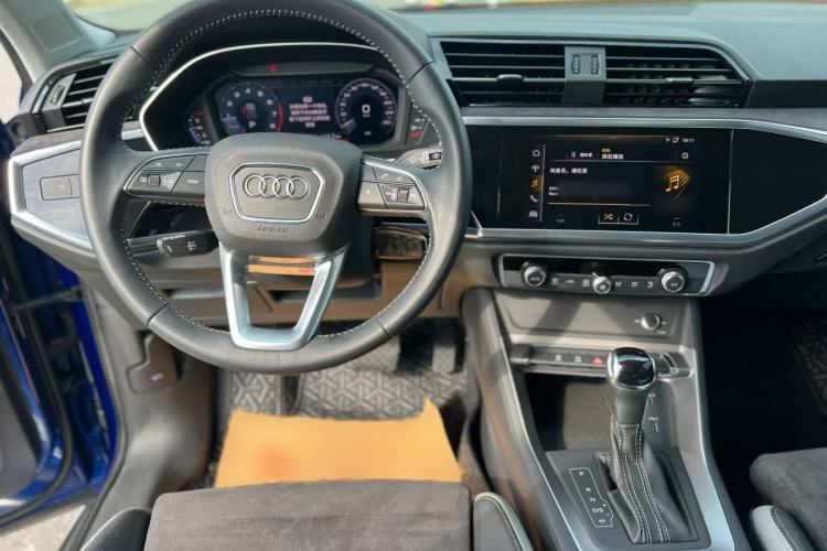 Used Audi Q3 2019 35 TFSI Advanced Dynamic Edition Interior 1