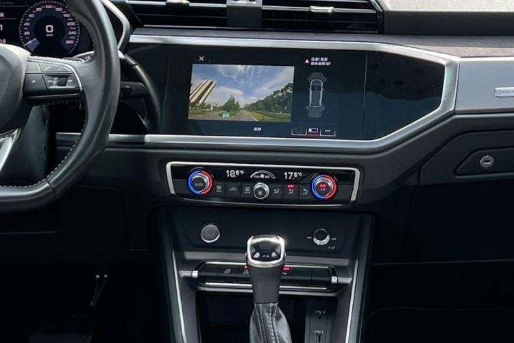Used Audi Q3 2019 40 TFSI Fashion Dynamic Model Interior 2