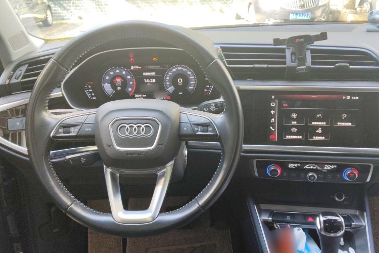Used Audi Q3 2019 35 TFSI Advanced Dynamic Edition Interior 2