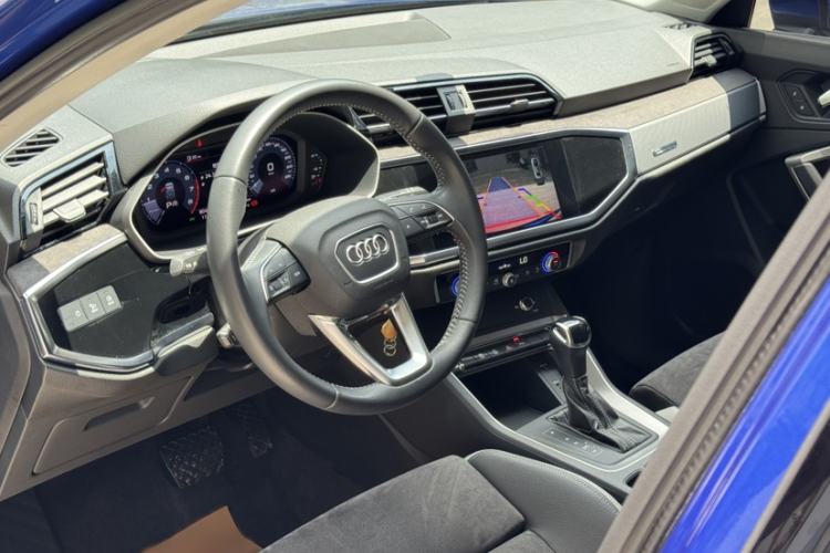 Used Audi Q3 2019 35 TFSI Advanced Dynamic Edition Interior 2