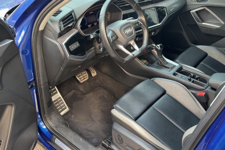 Used Audi Q3 2019 35 TFSI Fashion Dynamic Model Interior 2