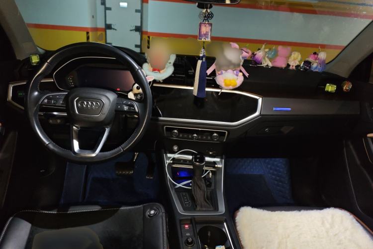 Used Audi Q3 2019 40 TFSI Fashionable and Elegant Model Interior 2