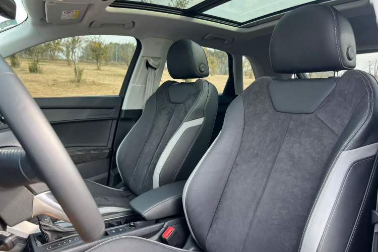 Used Audi Q3 2019 35 TFSI Advanced Dynamic Edition Interior 2