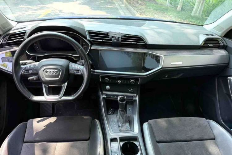 Used Audi Q3 2019 40 TFSI Fashion Dynamic Model Interior 3