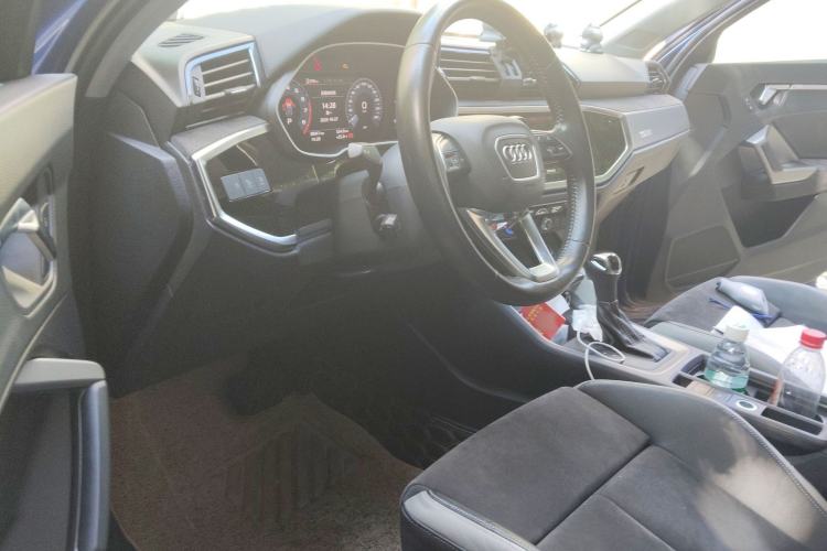 Used Audi Q3 2019 35 TFSI Advanced Dynamic Edition Interior 3