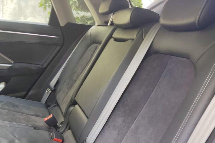 Used Audi Q3 2019 35 TFSI Advanced Dynamic Edition Interior 4