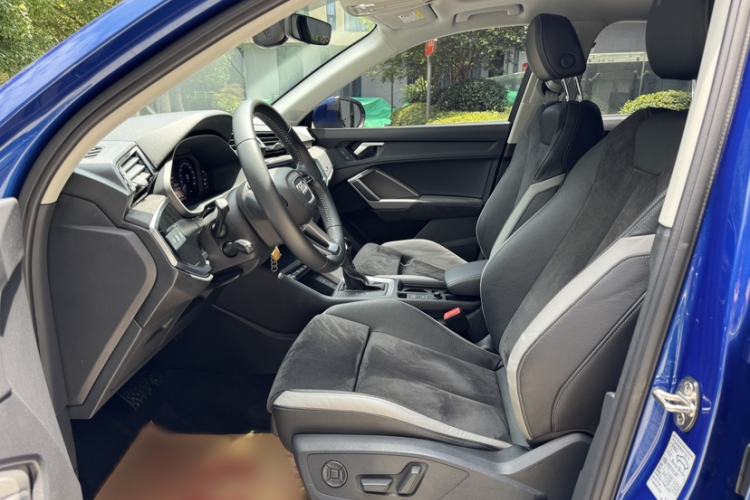 Used Audi Q3 2019 35 TFSI Advanced Dynamic Edition Interior 4