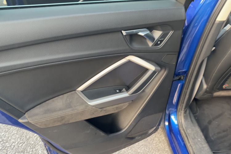 Used Audi Q3 2019 35 TFSI Fashion Dynamic Model Interior 4