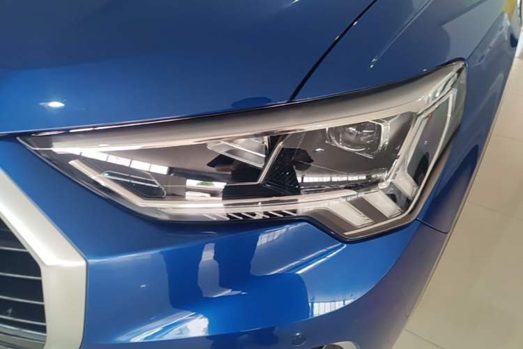 Used Audi Q3 2019 35 TFSI Advanced Style Edition Left Front Headlight