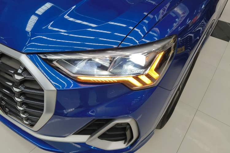 Used Audi Q3 2019 40 TFSI Fashion Dynamic Model Left Front Headlight