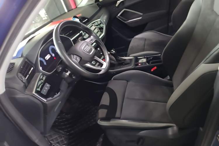 Used Audi Q3 2019 35 TFSI Advanced Dynamic Edition Left Front Seat