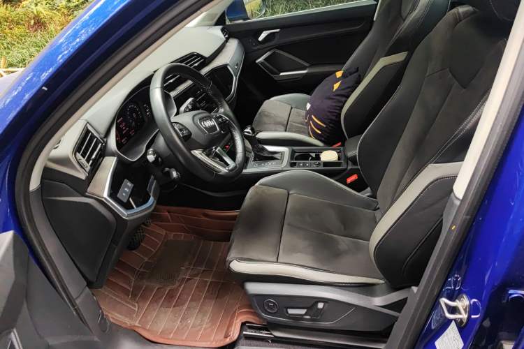 Used Audi Q3 2019 35 TFSI Advanced Dynamic Edition Left Front Seat