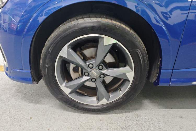 Used Audi Q3 2019 40 TFSI Fashion Dynamic Model Left Front Wheel Hub