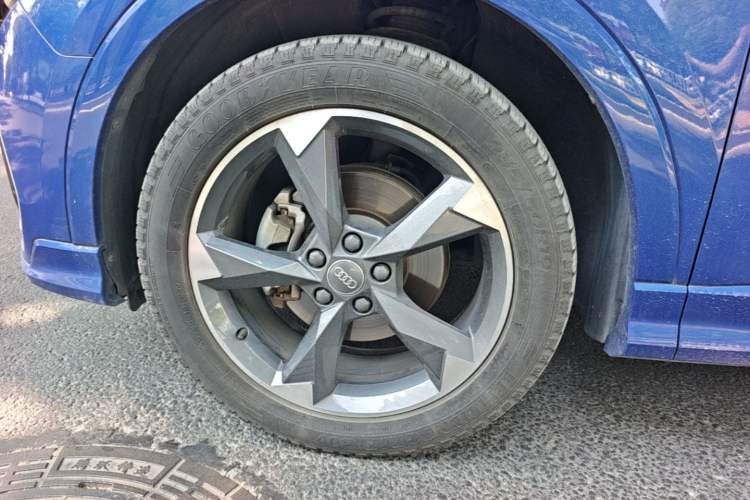 Used Audi Q3 2019 35 TFSI Fashion Dynamic Model Left Front Wheel Hub