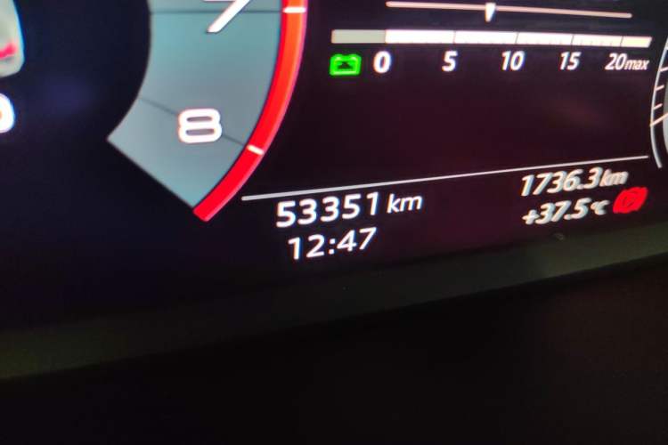Used Audi Q3 2019 40 TFSI quattro Fashion Dynamic Model Odometer Close Up