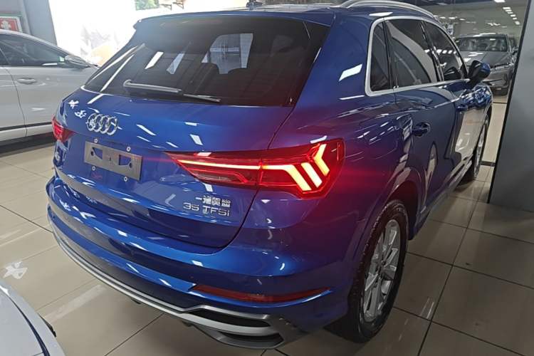 Used Audi Q3 2019 35 TFSI Advanced Dynamic Edition Rear Right 45 Deg