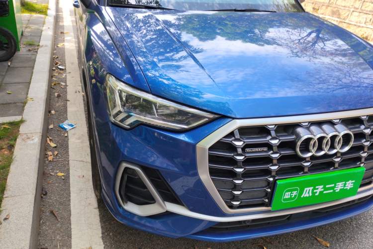 Used Audi Q3 2019 40 TFSI quattro Fashion Dynamic Model Right Front Headlight