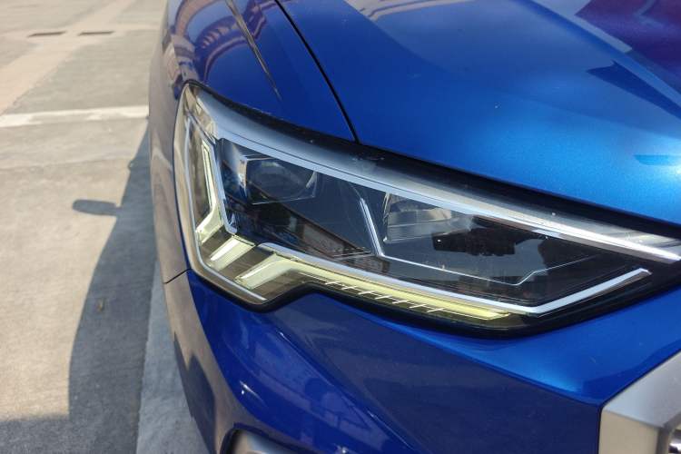 Used Audi Q3 2019 35 TFSI Fashion Dynamic Model Right Front Headlight